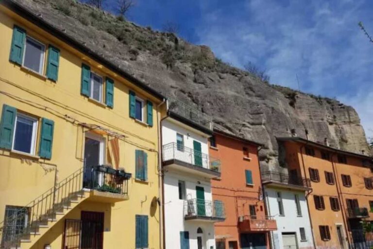 Le casette rupestri di Livergnano